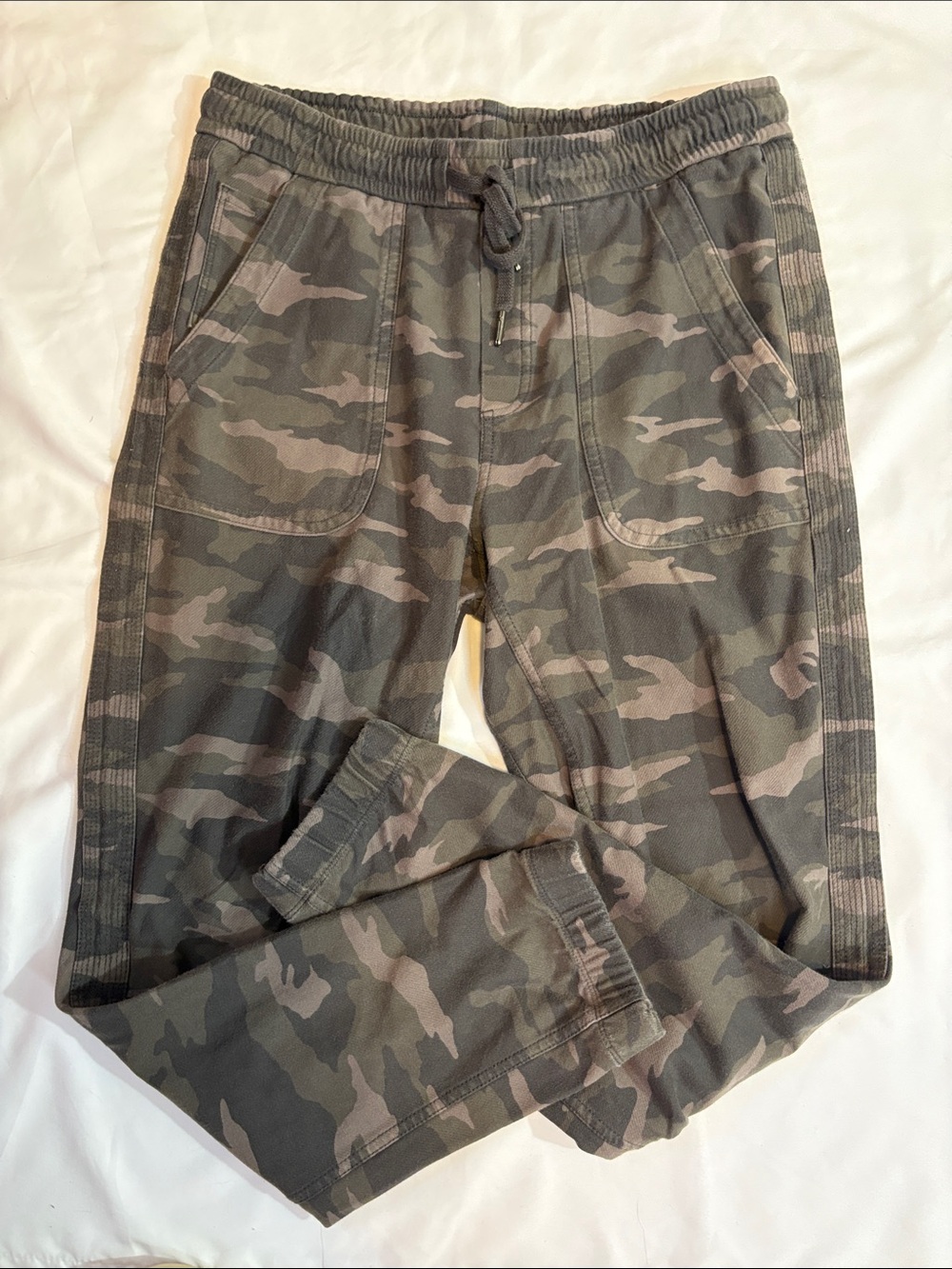 Athleta Size 6 Camo Farallon
Jogger Sweatpants Camouflage
Baggy Comfy Gym Active